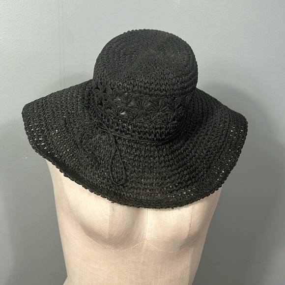 4.5 Inch Flat Brim Fancy Straw Hat - Black - Picture 1 of 9